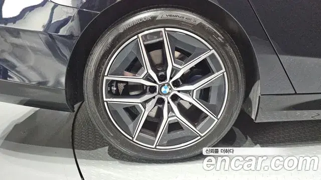 BMW 5 Series 2023 — ფოტო 5/20