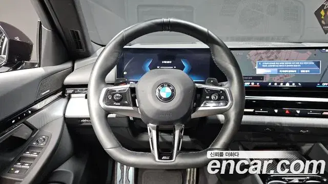 BMW 5 Series 2023 — ფოტო 13/20