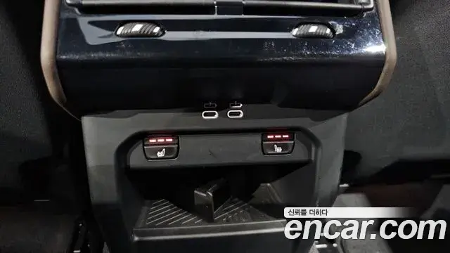 BMW 5 Series 2023 — ფოტო 18/20