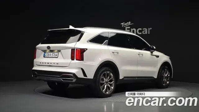 Kia Sorento 2021 — Фото 2/20