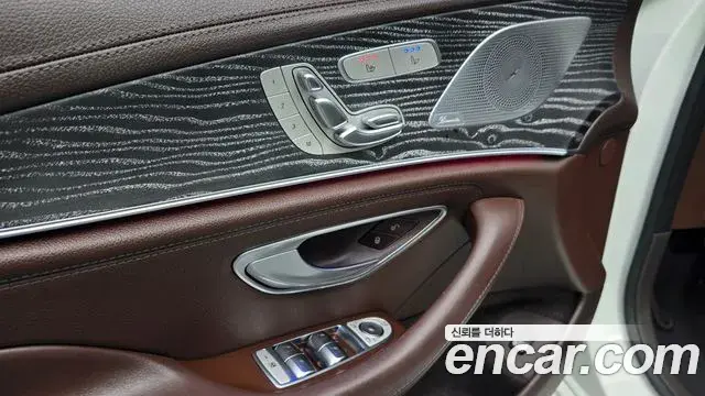 Mercedes-Benz CLS-Class 2021 — Photo 32/32