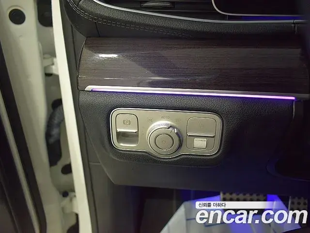 Mercedes-Benz GLE-Class 2022 — ფოტო 12/19