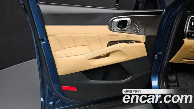 Kia Sorento 2022 — Photo 3/32