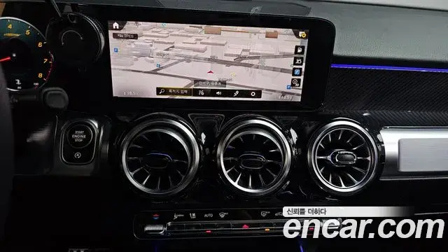 Mercedes-Benz GLB-Class 2023 — Şəkil 10/34