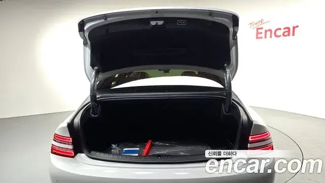 Genesis G80 2022 — Şəkil 26/30
