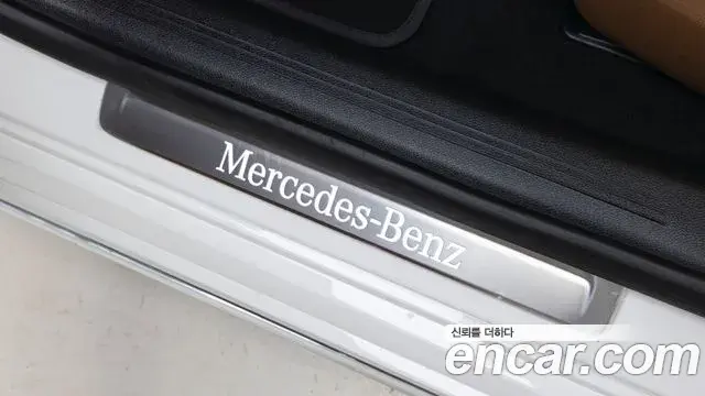Mercedes-Benz E-Class 2025 — Photo 17/19