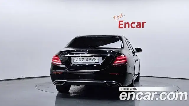 Mercedes-Benz E-Class 2019 — Фото 4/20