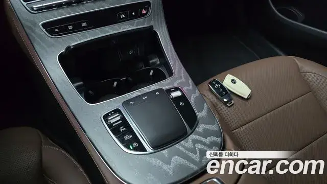 Mercedes-Benz E-Class 2023 — Şəkil 19/34