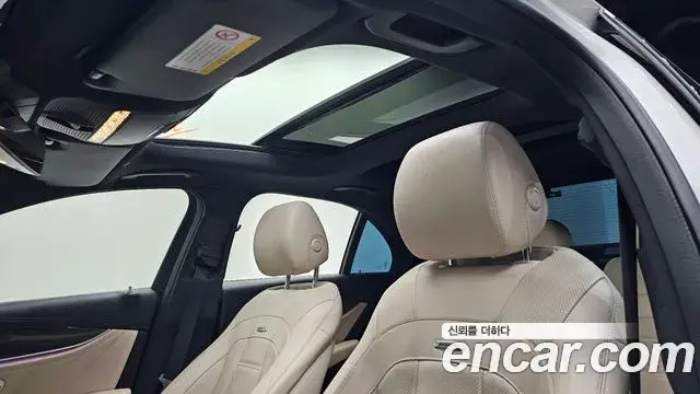 Mercedes-Benz E-Class 2019 — Photo 28/31