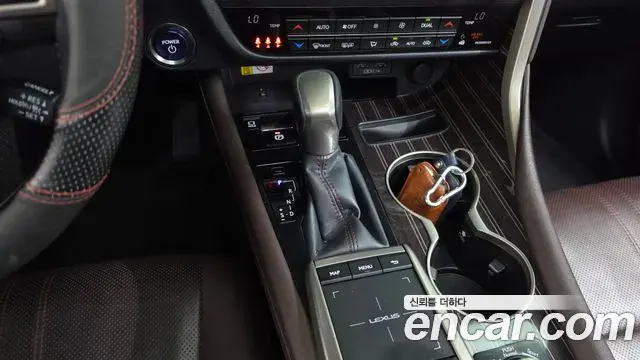 Lexus RX450h 2021 — Photo 22/38