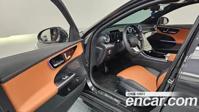 Mercedes-Benz C-Class 2025 — Photo 32/32