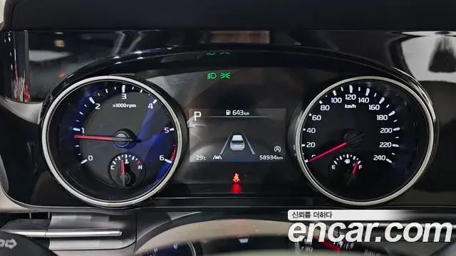 Kia Carnival 2020 — Photo 8/20