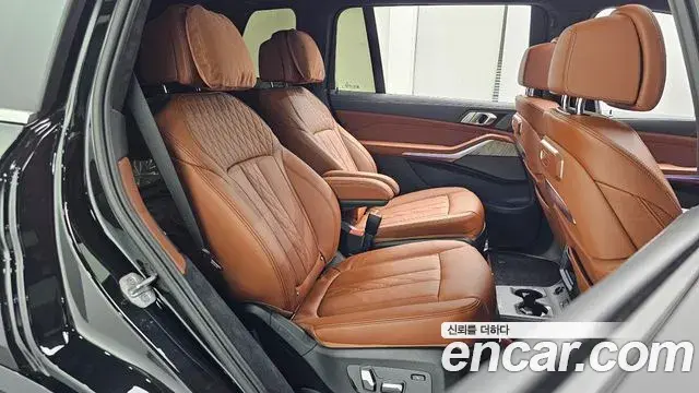 BMW X7 2024 — Photo 25/35