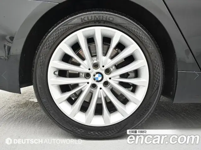 BMW 5 Series 2019 — Photo 14/20