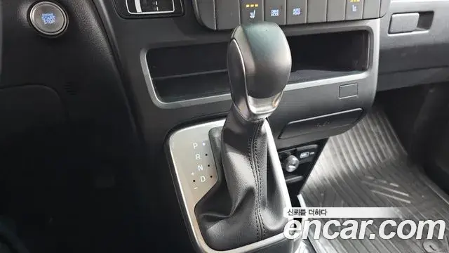 Hyundai Staria 2022 — Фото 9/20