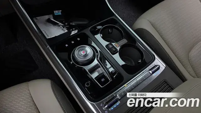 Kia Carnival 2024 — Photo 16/38