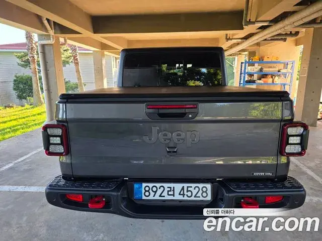 Jeep Gladiator 2021 — Photo 4/10