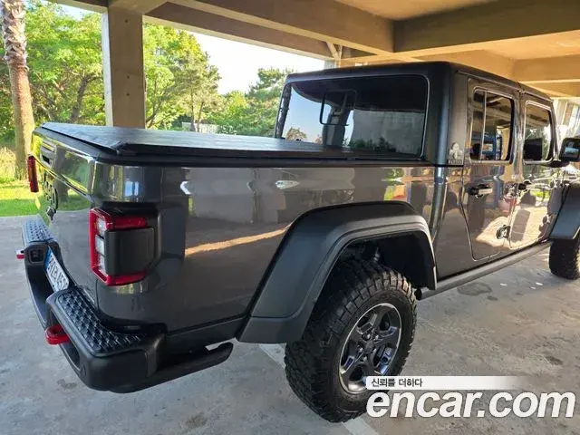Jeep Gladiator 2021 — Photo 10/10