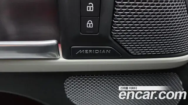 Land Rover Defender 2021 — Photo 1/40