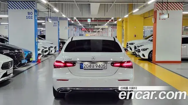 Mercedes-Benz E-Class 2022 — Фото 2/20