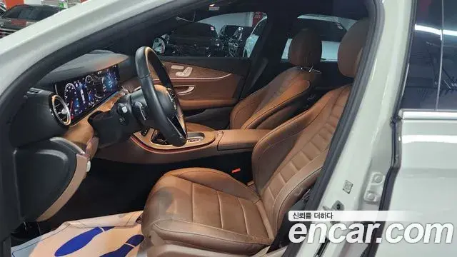 Mercedes-Benz E-Class 2022 — Фото 12/20