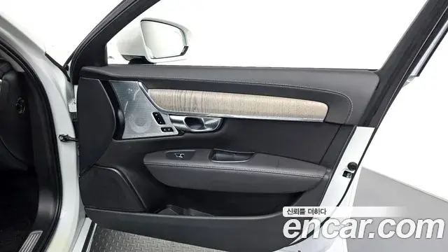 Volvo S90 2025 — Şəkil 30/33
