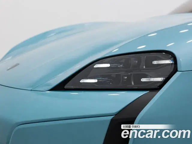 Porsche Taycan 2025 — Photo 16/19