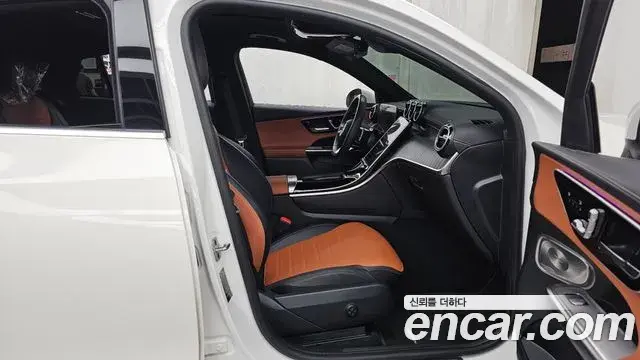Mercedes-Benz GLC-Class 2024 — Photo 9/33