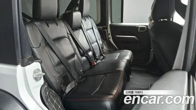 Jeep Wrangler 2021 — ფოტო 5/34