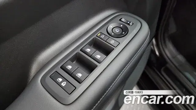 Hyundai Santa Fe 2025 — ფოტო 11/37