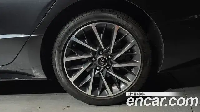 Hyundai Sonata Hybrid 2019 — Photo 4/33