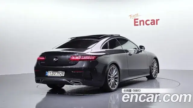 Mercedes-Benz E-Class 2021 — Photo 2/20