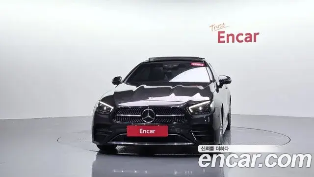 Mercedes-Benz E-Class 2021 — Photo 3/20