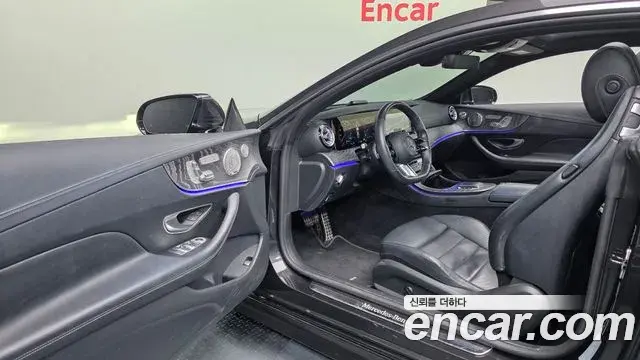 Mercedes-Benz E-Class 2021 — Photo 10/20