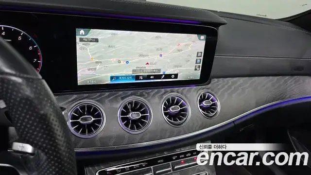 Mercedes-Benz E-Class 2021 — Photo 13/20