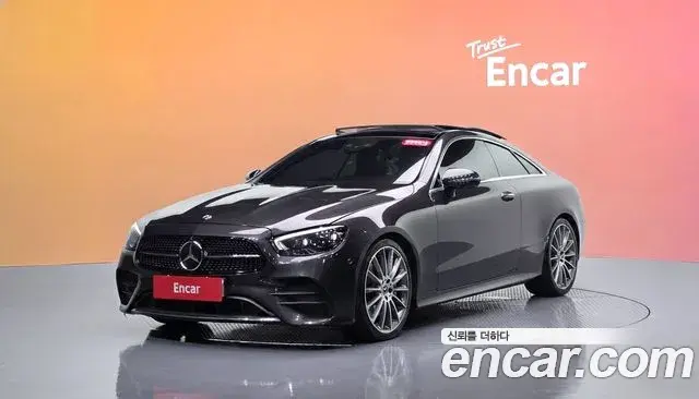 Mercedes-Benz E-Class 2021 — Photo 1/20