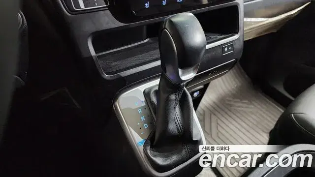 Hyundai Staria 2024 — Фото 9/20