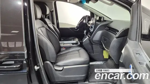 Hyundai Staria 2024 — Фото 11/20