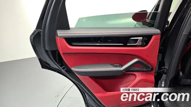 Porsche Cayenne 2019 — Şəkil 14/31