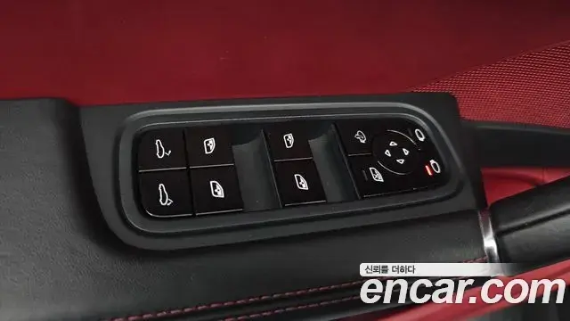 Porsche Cayenne 2019 — Şəkil 30/31
