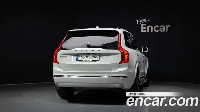 Volvo XC90 2022 — Фото 4/20