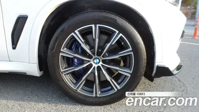 BMW X5 2019 — Photo 19/20