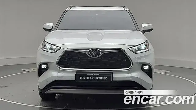 Toyota Highlander 2025 — ფოტო 18/20