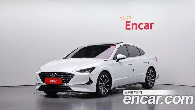 Hyundai Sonata 2021 — Фото 1/20