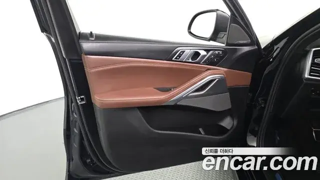 BMW X6 2023 — Photo 17/33