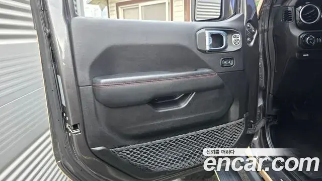Jeep Gladiator 2021 — Photo 12/32