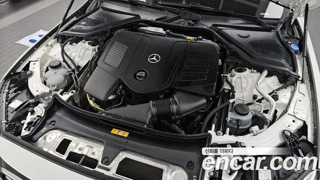 Mercedes-Benz E-Class 2024 — ფოტო 19/33