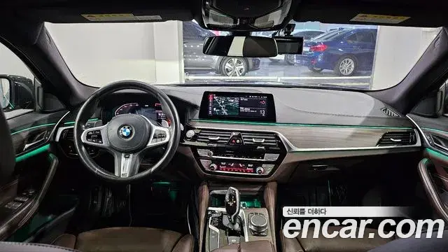 BMW 5 Series 2020 — Фото 17/20