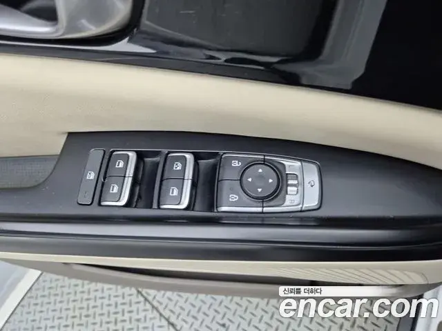 Kia Carnival 2020 — Фото 17/19