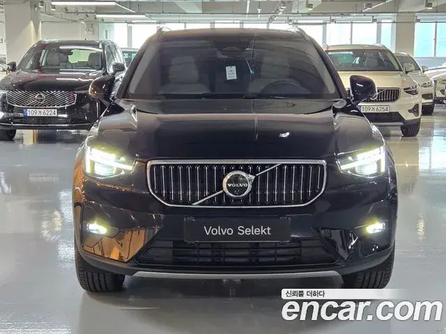 Volvo XC40 2026 — ფოტო 14/18